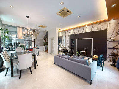 For Sale - District 17 Cluster House Semi-D