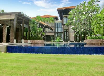 For Rent - Exclusive Sea-Front Home