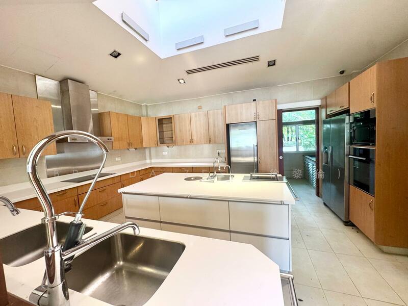 Holland Road Vicinity ✧ Good Class Bungalow for Rent, Leedon Park, Belmont Road, Holland Road, 5 Bedrooms, 10,000 sqft, Good Class Bungalow For Rent, by Brenda Zee (徐黎倫), 60130230 - Good Class Bungalow for Rent in the Holland/Belmont vicinity - PropertyGuru.com.sg
