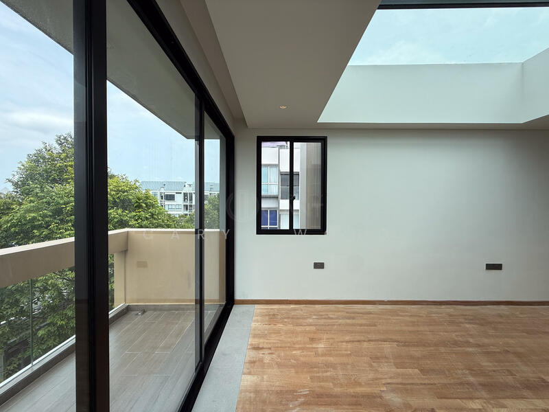 For Sale - ❤️GIANT⚡️A Grand Oasis 5 Levels Extended Inter Terrace with Swimming Pool and Home Lift