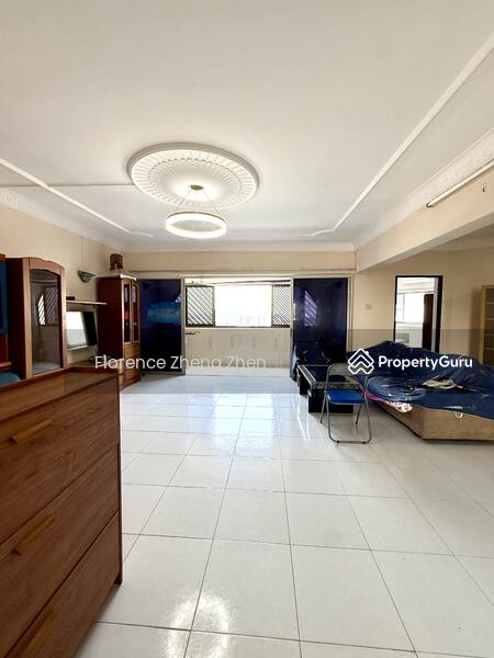 Spacious and windy living room