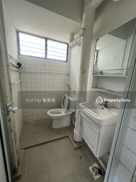 Bathroom (Kitchen)