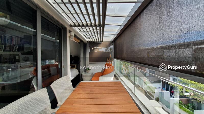 Upp Balcony Level 3