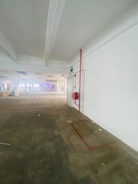 Standard Industrial Building, 11 Jalan Mesin, 8,720 sqft, Light Industrial (B1) For Sale, by Jacqueline Lee 李瑞玲, 60130744 - Corridor - CommercialGuru.com.sg