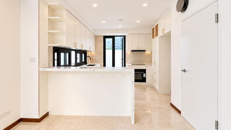 ⭐️⭐️ LANDED7772 @ D10 BRAND NEW SEMI-DETACHED WALK TO TAN KAH KEE MRT, Near Tan Kah Kee MRT Kings Queens Princes, Tanglin / Holland / Bukit Timah, 5 Bedrooms, 7,000 sqft, Semi-Detached House For Sale, by Max Toh, 60130953 - Kitchen - PropertyGuru.com.sg