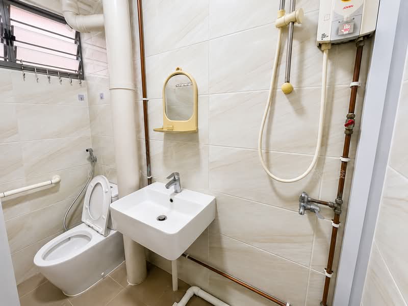 14 Toh Yi Drive, 14 Toh Yi Drive, 3 Bedrooms, 1,119 sqft, HDB Flat For Sale, by Kelvin Cheng 郑家俊, 60131041 - Bathroom - PropertyGuru.com.sg