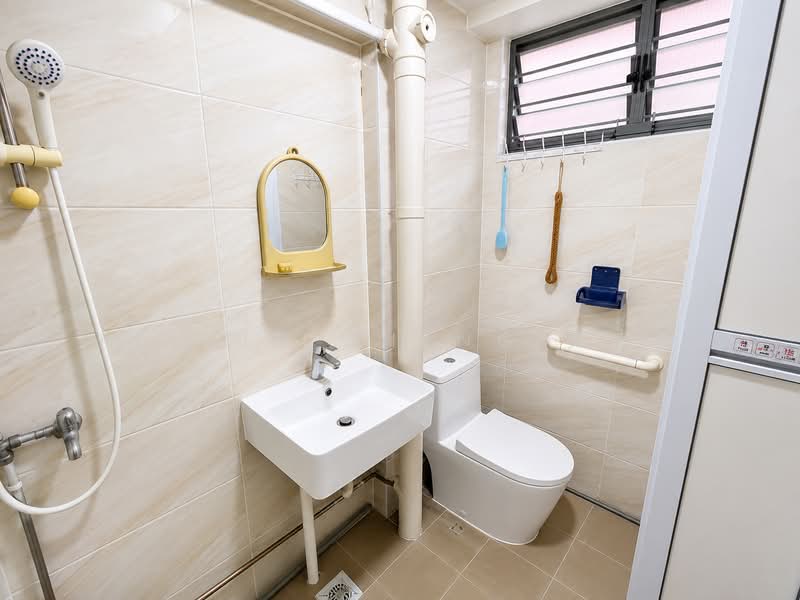 14 Toh Yi Drive, 14 Toh Yi Drive, 3 Bedrooms, 1,119 sqft, HDB Flat For Sale, by Kelvin Cheng 郑家俊, 60131041 - Bathroom - PropertyGuru.com.sg