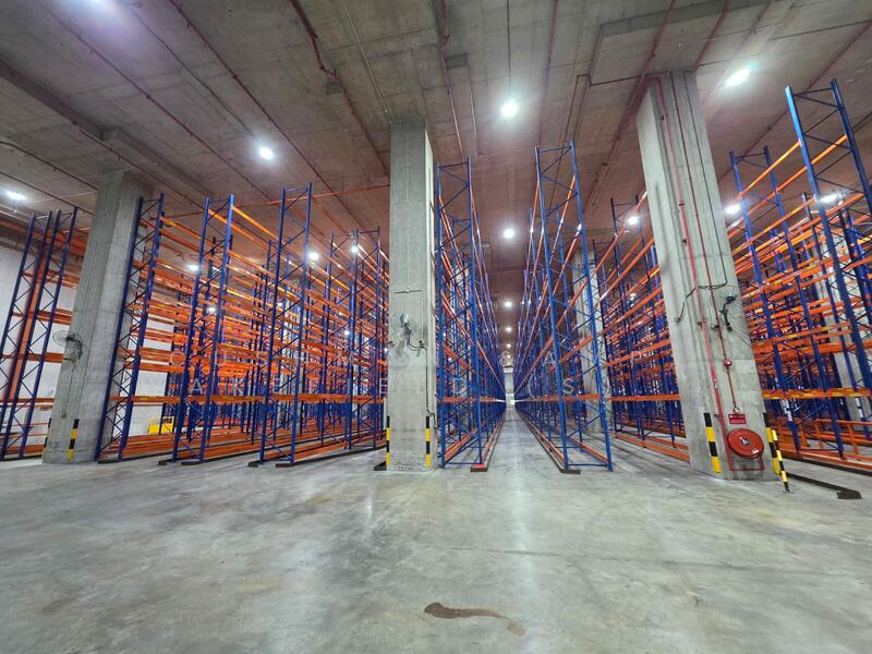 Rare Warehouse With Excellent Specificatons