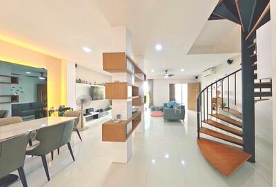 For Sale - Closing soon! Beautiful Lowest Entry Price! Two Storey in Popular Location!