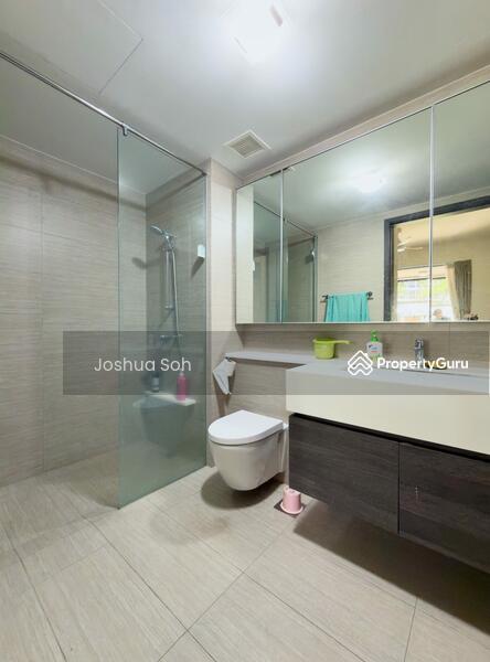 Master Bedroom Attached Bathroom