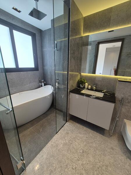 JOO CHIAT PLACE Terraced House For Sale at S$ 6,244,444 | PropertyGuru Singapore - Bathroom