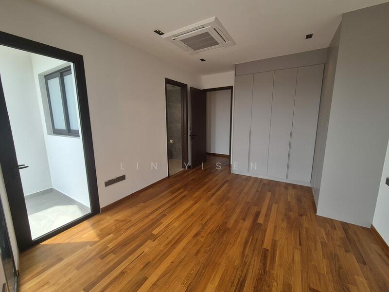 JOO CHIAT PLACE Terraced House For Sale at S$ 6,244,444 | PropertyGuru Singapore - Master Ensuite