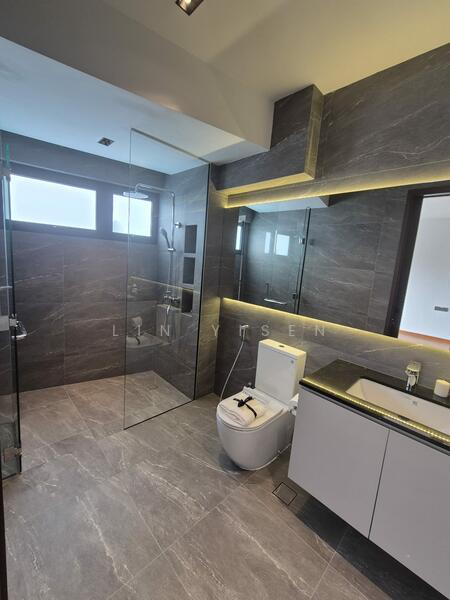 JOO CHIAT PLACE Terraced House For Sale at S$ 6,244,444 | PropertyGuru Singapore - Huge Bathroom