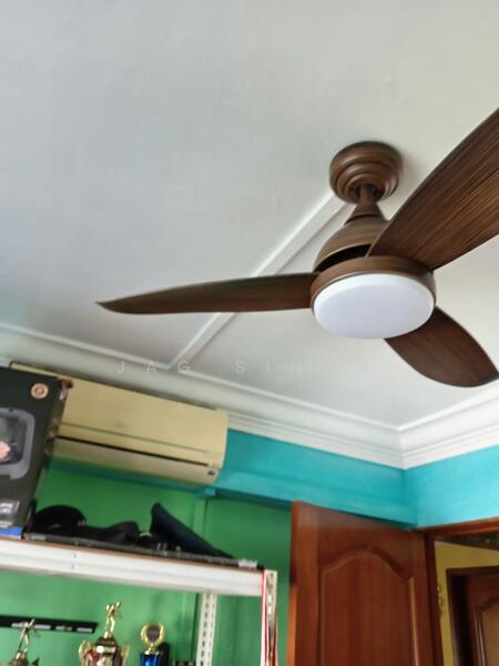Ceiling Fan & Aircon in Common Room 