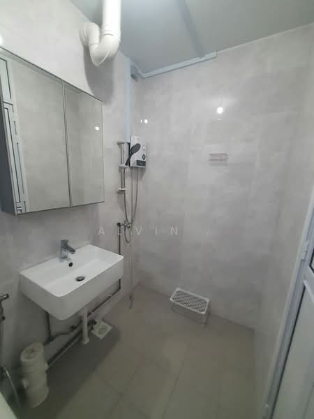 164 Simei Road, 164 Simei Road, Room Rental, 250 sqft, HDB Flat For Rent, by Alvin ., 60132021 - Bathroom - PropertyGuru.com.sg