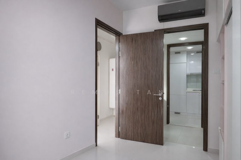 Everitt Edge Condominium For Sale at S$ 748,000 | PropertyGuru Singapore - Master Bedroom