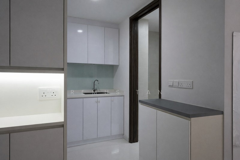 Everitt Edge Condominium For Sale at S$ 748,000 | PropertyGuru Singapore - Foyer