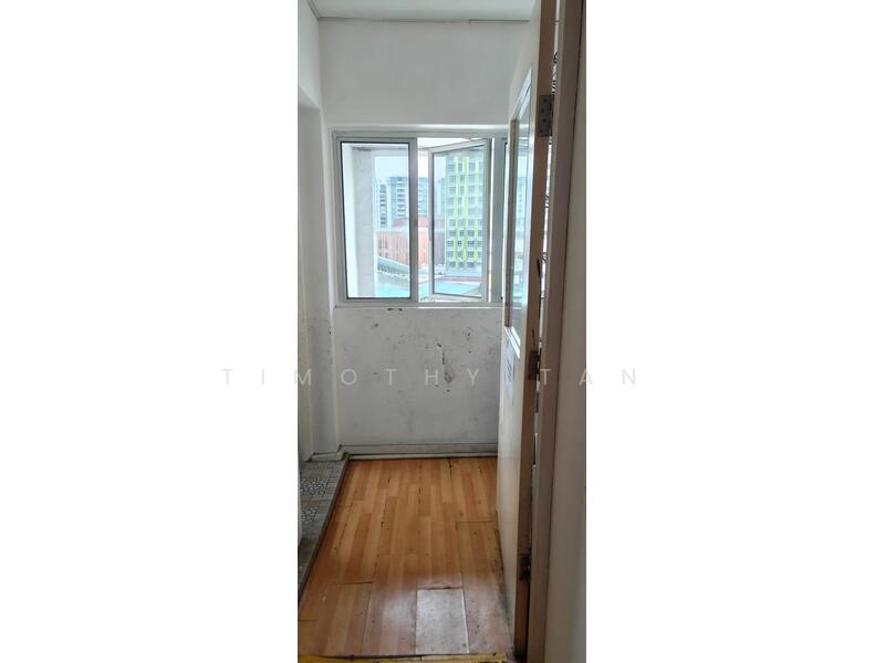 208 hougang street, 208 Hougang St. 21, 850 sqft, Office For Rent, by Timothy Tan, 60132318 - Hallway - CommercialGuru.com.sg