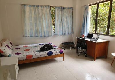For Rent - Co-Living Master Bedroom in Newton/ Orchard