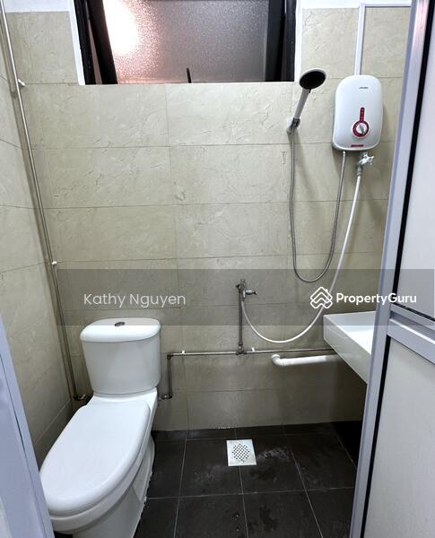 Studio Unit R4 - Bathroom