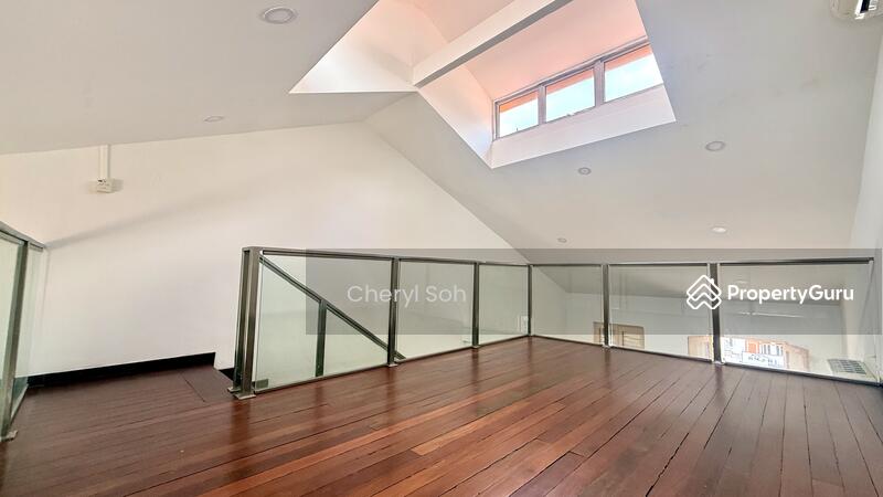 Mezzanine 