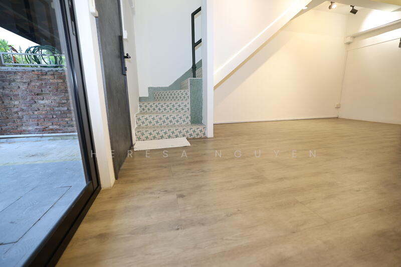 CarPorch, LivingRm, Staircase to 2nd fl 