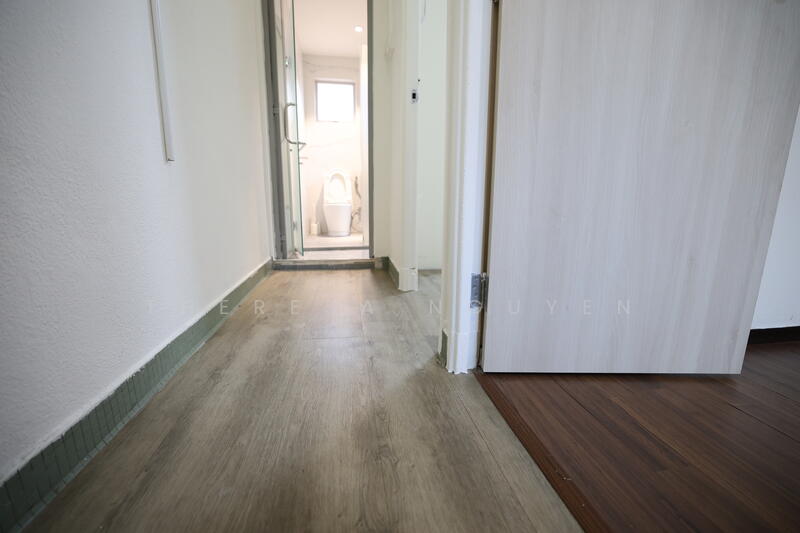 2bedrooms, 1 bathroom on the 2nd floor