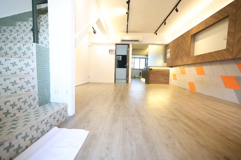 Easy-flow downstairs lounge & dine