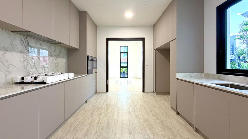 Extensive Variety of Landed-Detached, Holland Grove Estate, Mount Sinai Road, Henry Park, 5 Bedrooms, 12,110 sqft, Detached House For Sale, by CHEN ., 60132951 - Kitchen - PropertyGuru.com.sg