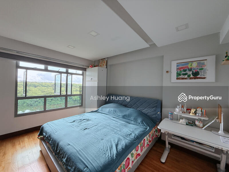 Huge Master Bedroom
