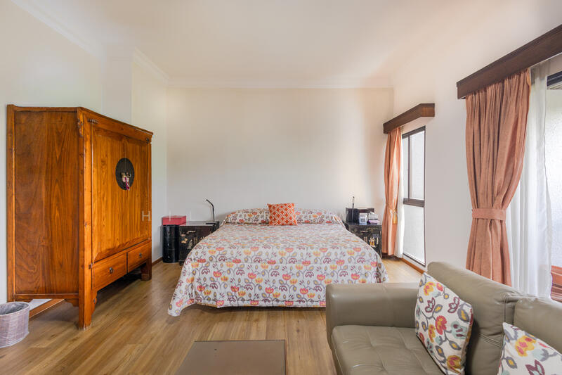 Master Bedroom w. En-Suite