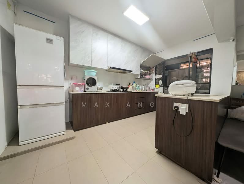 463B Bukit Batok Street 41, 463B Bukit Batok Street 41, 3 Bedrooms, 1,216 sqft, HDB Flat For Sale, by Max Ang, 60133379 - Kitchen - PropertyGuru.com.sg
