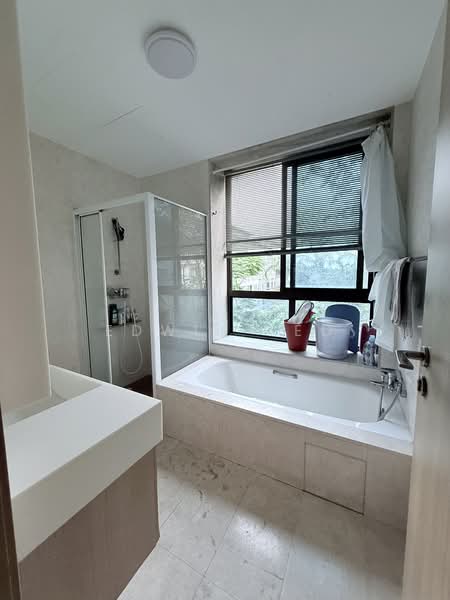 Varsity Park Condominium Condominium For Sale at S$ 2,300,000 | PropertyGuru Singapore - Master Room Bathroom