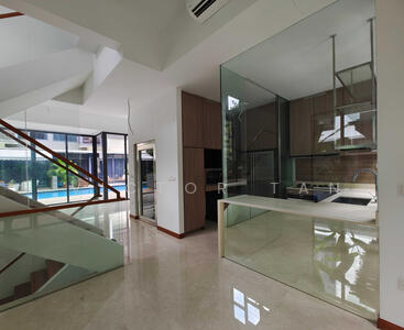 For Sale - ⭐️LIKE NEW , MOVE IN WITH LUGGAGE , RARE CLUSTER HOUSE