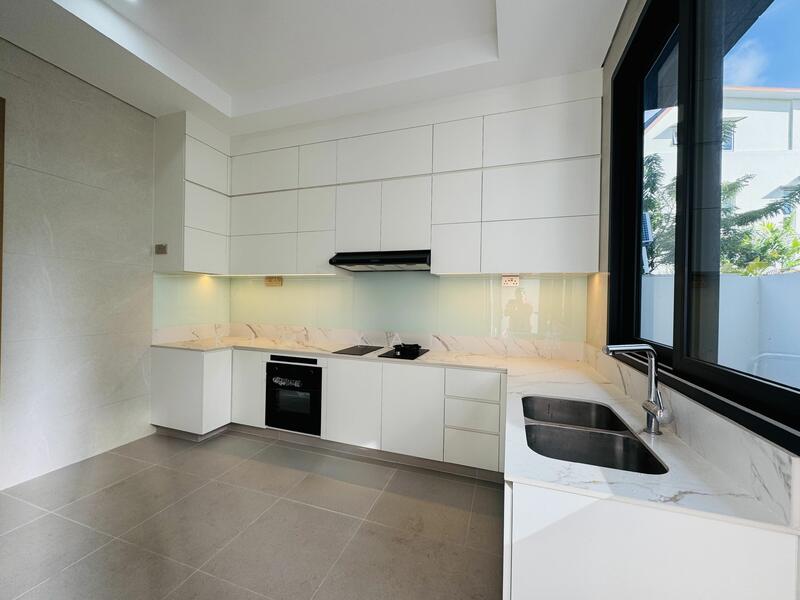 For Sale - Brand New & Giant Semi-D, 4 levels with lift, 7 Bedrooms ensuite, huge for multi-generations