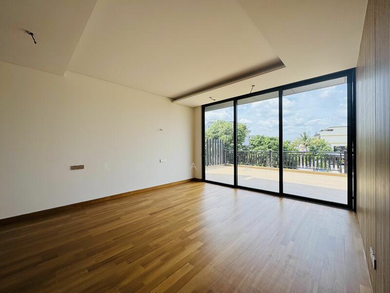 For Sale - Brand New & Giant Semi-D, 4 levels with lift, 7 Bedrooms ensuite, huge for multi-generations