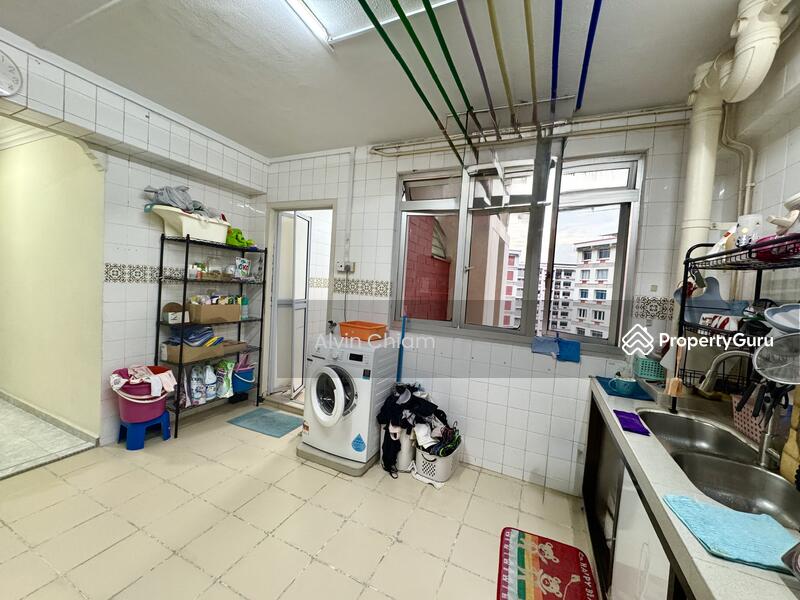 Spacious Kitchen