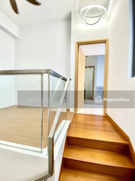 Mezzanine / Master Room