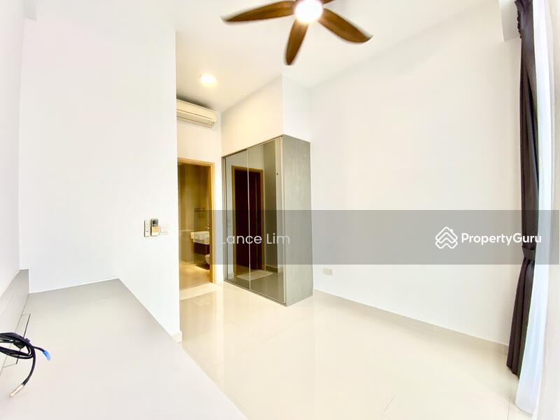 Master room / Wardrobe / Ensuite Bath