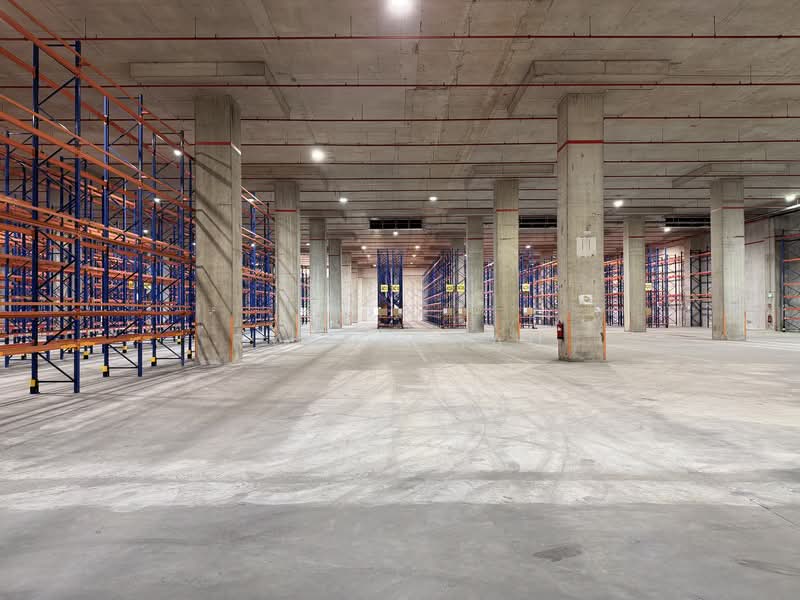 Corner | 6 Bays | 8m Clear w/Racks @ Jurong, , 57,500 sqft, Warehouse For Rent, by Ryan Chau, 60133880 - Interior - CommercialGuru.com.sg