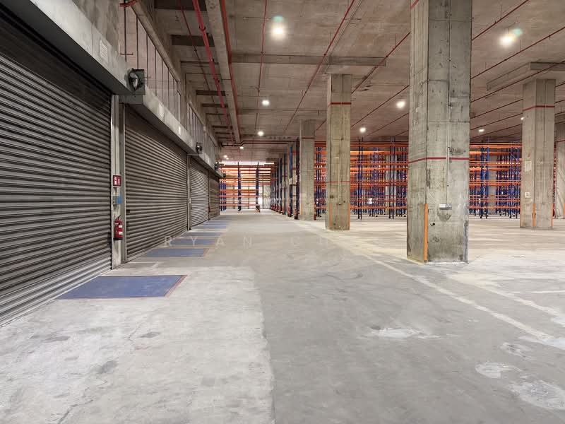 Corner | 6 Bays | 8m Clear w/Racks @ Jurong, , 57,500 sqft, Warehouse For Rent, by Ryan Chau, 60133880 - Interior - CommercialGuru.com.sg
