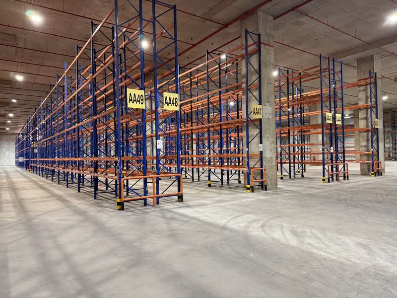 Corner | 6 Bays | 8m Clear w/Racks @ Jurong, , 57,500 sqft, Warehouse For Rent, by Ryan Chau, 60133880 - Interior - CommercialGuru.com.sg