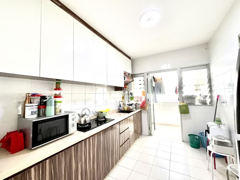 527A Pasir Ris Street 51 HDB Flat For Sale at S$ 900,000 | PropertyGuru Singapore - Kitchen