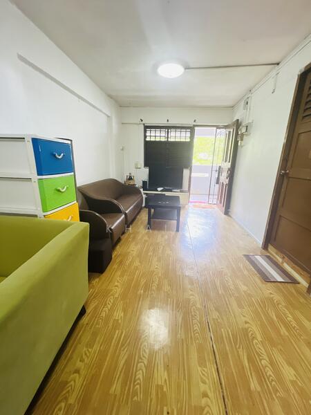 21 Telok Blangah Crescent HDB Flat For Sale at S$ 340,000 | PropertyGuru Singapore - Living Room