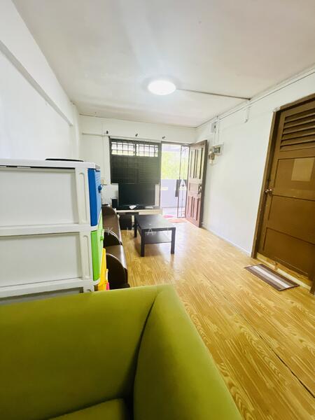 21 Telok Blangah Crescent HDB Flat For Sale at S$ 340,000 | PropertyGuru Singapore - Living Room