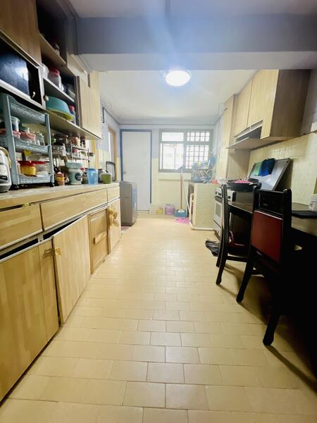 21 Telok Blangah Crescent HDB Flat For Sale at S$ 340,000 | PropertyGuru Singapore - Kitchen