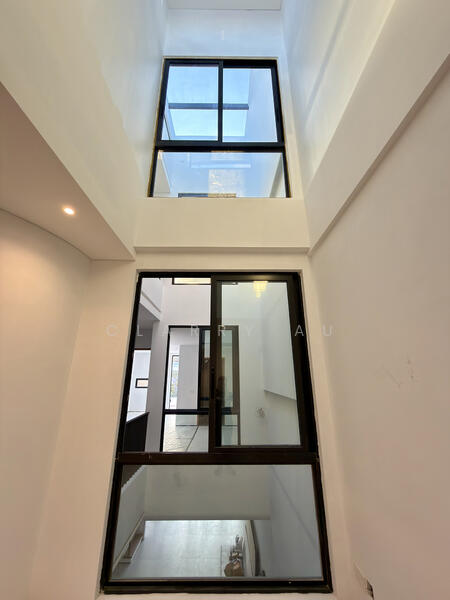 INTER-TERRACE 2.5 Storey With Lift @ Upp Thomson | 1km to CHIJ St Nicholas ★Eminence Landed★ Terraced House For Sale at S$ 6,400,000 | PropertyGuru Singapore - Interior