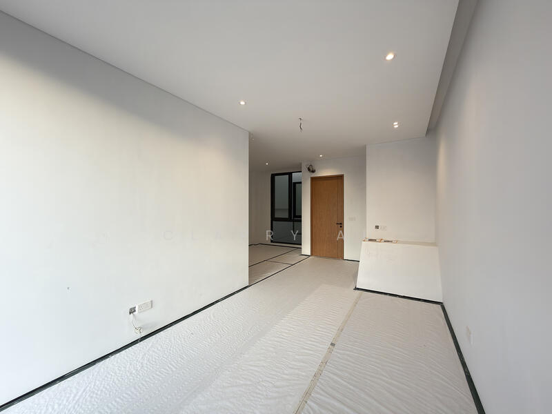 INTER-TERRACE 2.5 Storey With Lift @ Upp Thomson | 1km to CHIJ St Nicholas ★Eminence Landed★ Terraced House For Sale at S$ 6,400,000 | PropertyGuru Singapore - Interior