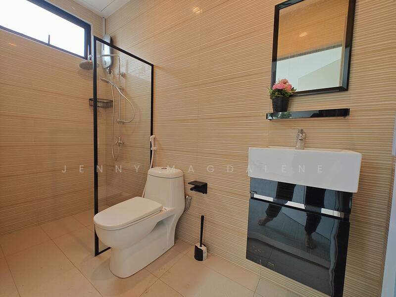 2-floors of 5BR for rent, walk to Hillview MRT & Nature Park!, , 5 Bedrooms, 1,500 sqft, Walk-up Apartment For Rent, by Jenny Magdalene, 60134678 - PropertyGuru.com.sg