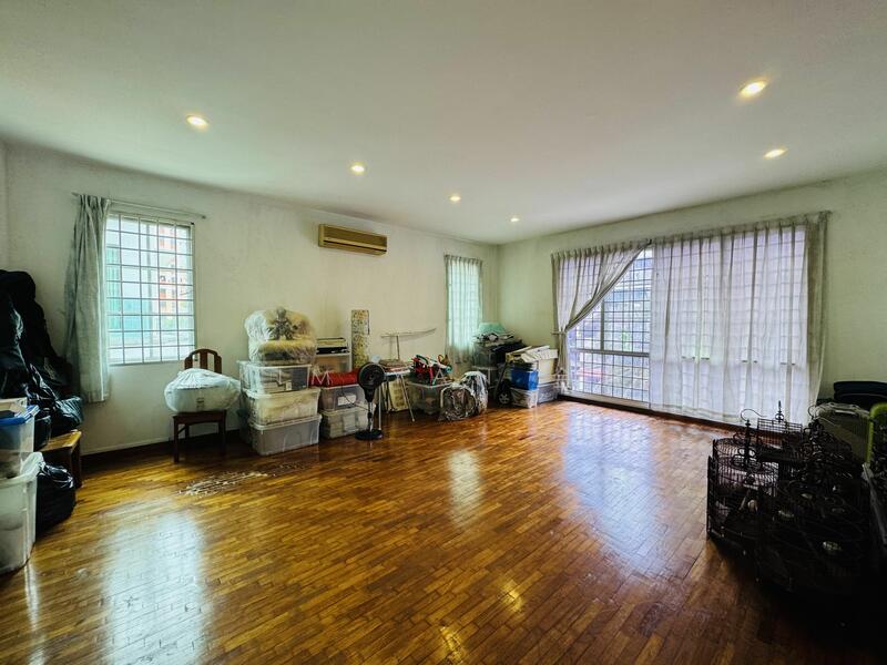 For Sale - Lowest quantum to buy a Classical detached house with 6 big bedrooms all ensuite